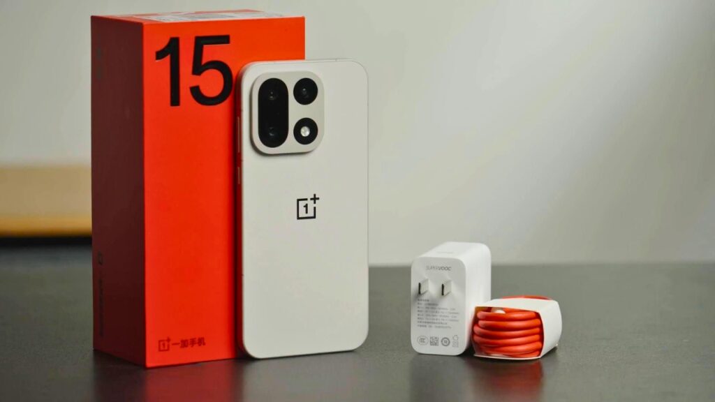 OnePlus 15 Unboxing y Prueba: Pantalla 165Hz Gaming y Batería 7300mAh